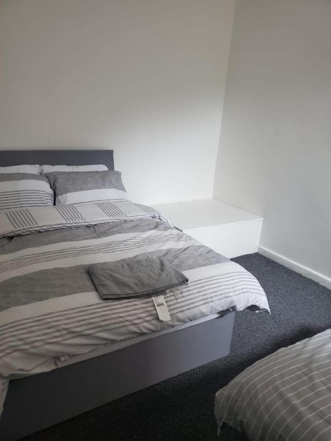 Blessington Road B&B & Lockinn Bar & Restaurant Liverpool Dış mekan fotoğraf